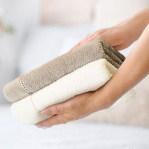 Ręcznik bawełniany z bordiurą SALADO 70X140 kremowy