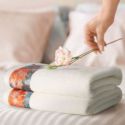 Ręcznik bawełniany premium z kolorową bordiurą CHLOER 50X90 kremowy