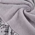 Ręcznik z żakardową bordiurą ze zwierzęcym wzorem GISEL 50X90 srebrny