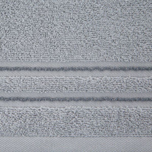 Ręcznik bawełniany ze stebnowaną bordiurą EMINA 50X90 srebrny