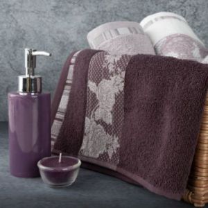 Ręcznik bawełniany z żakardową bordiurą w kwiaty ISABEL 70X140 ciemnofioletowy